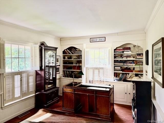 Nestled in the heart of the North Fork, this beautiful 4-bedroom - photo 13