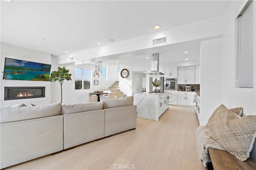 Located in the heart of Corona del Mar Village, this home - photo 13