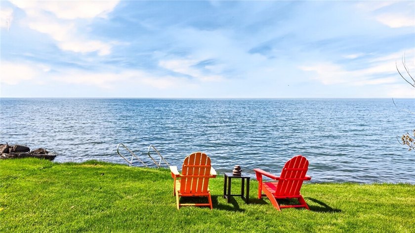 Quintessential country lake living awaits! Breathtaking Lake - photo 3