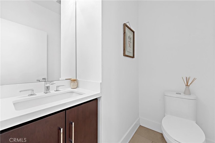 Located in the heart of Corona del Mar Village, this home - photo 29