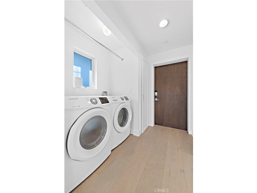 Located in the heart of Corona del Mar Village, this home - photo 30