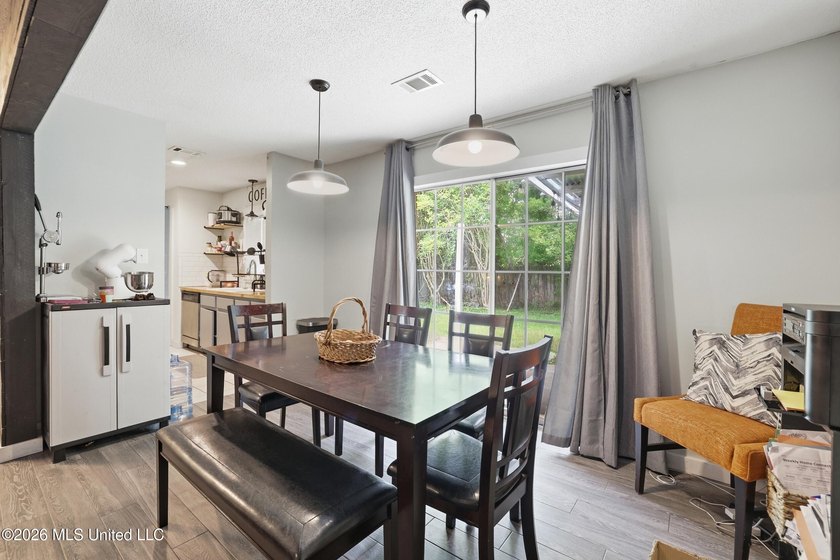 Welcome to your beautifully updated 3-bedroom, 2-bathroom home - photo 14
