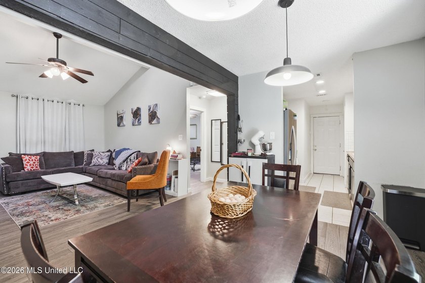 Welcome to your beautifully updated 3-bedroom, 2-bathroom home - photo 16