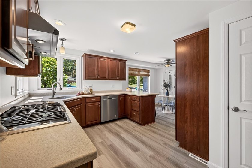 Welcome to 490 Van Voorhis Ave! Offered for the first time in - photo 19