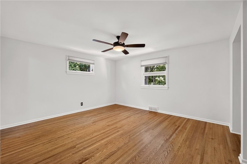 Welcome to 490 Van Voorhis Ave! Offered for the first time in - photo 32