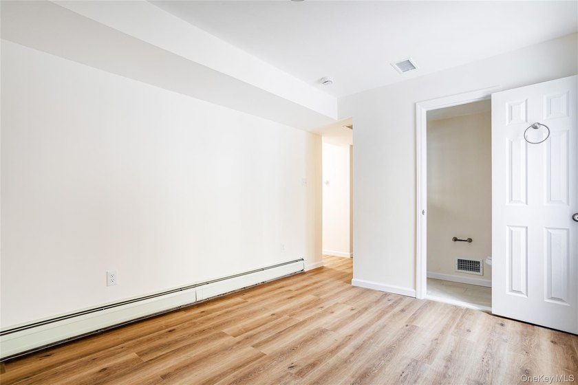 Move right into this three-bedroom, 2.5-bath townhouse with a - photo 11