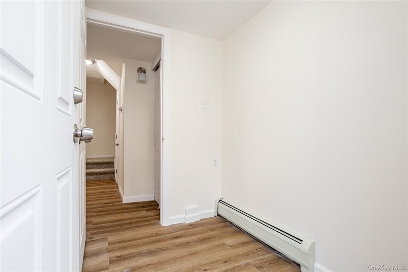 Move right into this three-bedroom, 2.5-bath townhouse with a - photo 15