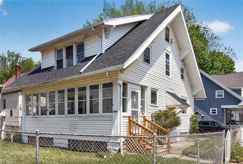 Welcome to 266 Epworth St, where every major update has already - photo 2