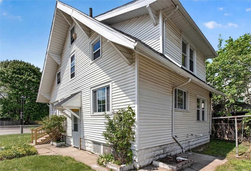 Welcome to 266 Epworth St, where every major update has already - photo 3