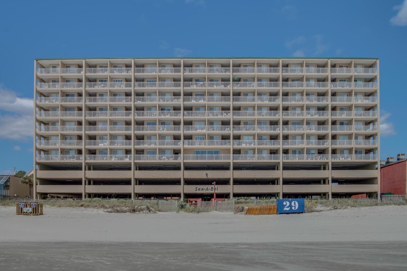 Bring all offers! This furnished 2 bed 2 bath oceanfront unit - photo 30