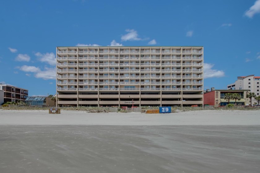 Bring all offers! This furnished 2 bed 2 bath oceanfront unit - photo 31