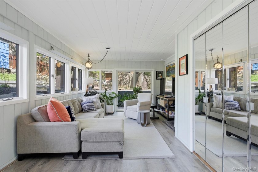 Set in the heart of Stony Brook Village, this charming two - photo 12