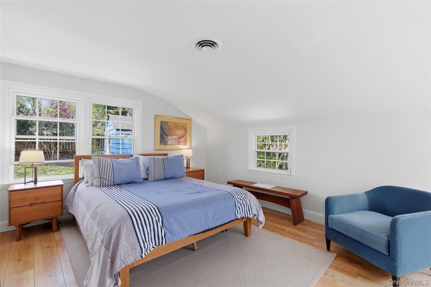 Set in the heart of Stony Brook Village, this charming two - photo 14