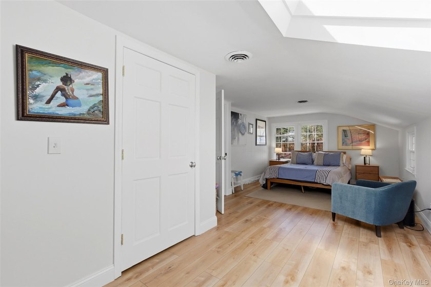 Set in the heart of Stony Brook Village, this charming two - photo 15
