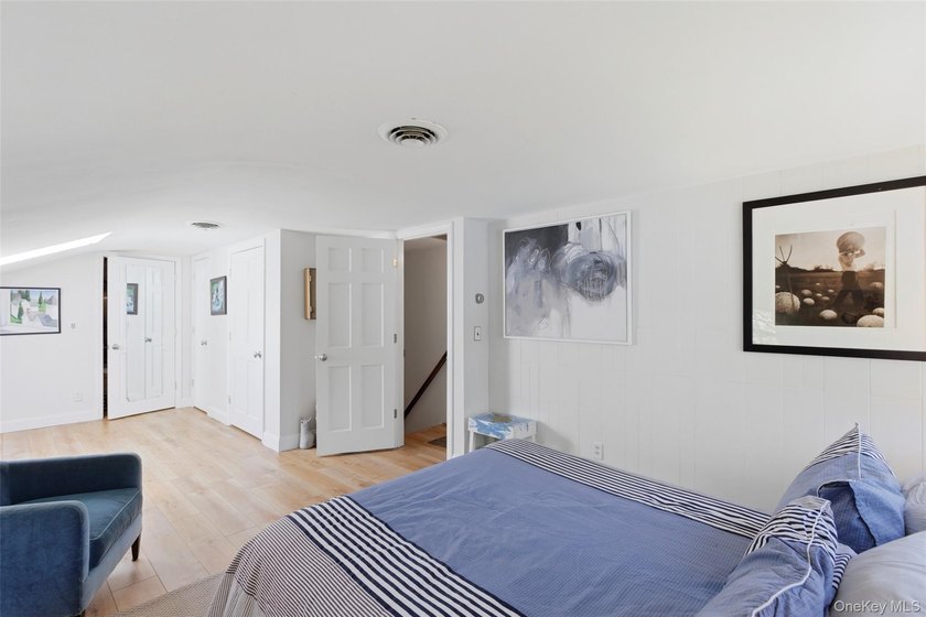 Set in the heart of Stony Brook Village, this charming two - photo 16