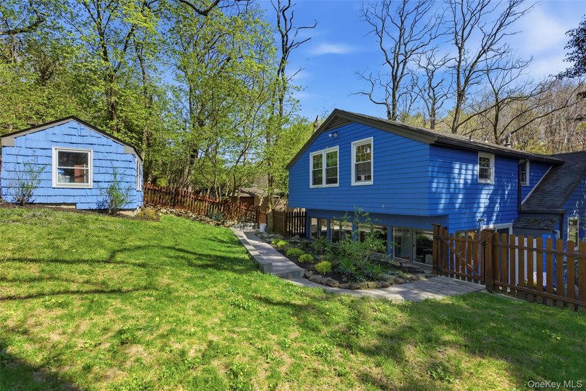 Set in the heart of Stony Brook Village, this charming two - photo 21