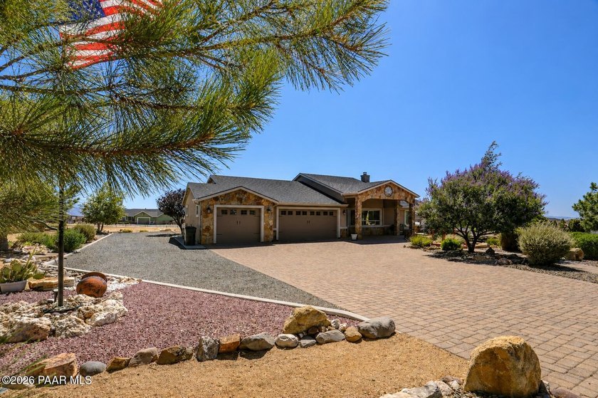 Nestled in the breathtaking Legend Hills community at the base - photo 4