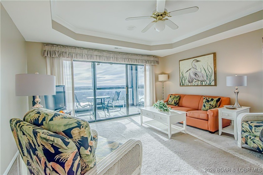 Turn-key 3 bedroom, 3 bathroom condo located in the desirable - photo 4