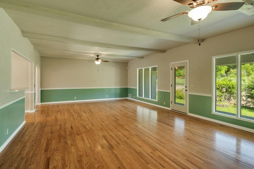 Spacious 3-bedroom, 2.5-bath home on a cul-de-sac near the - photo 7