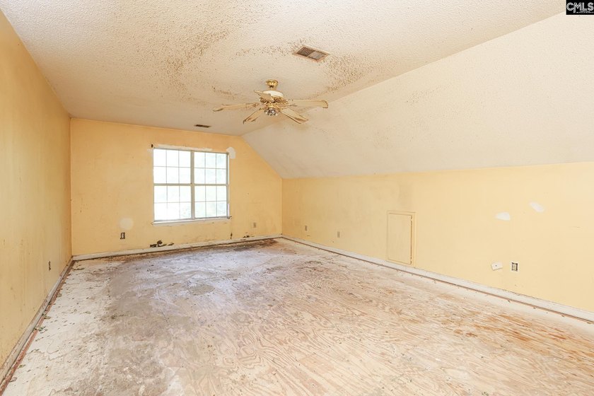 Investor Special in Desirable Lexington! Opportunity awaits at - photo 12