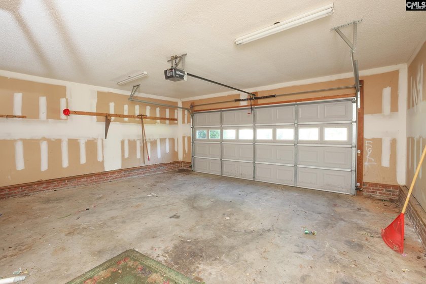 Investor Special in Desirable Lexington! Opportunity awaits at - photo 15