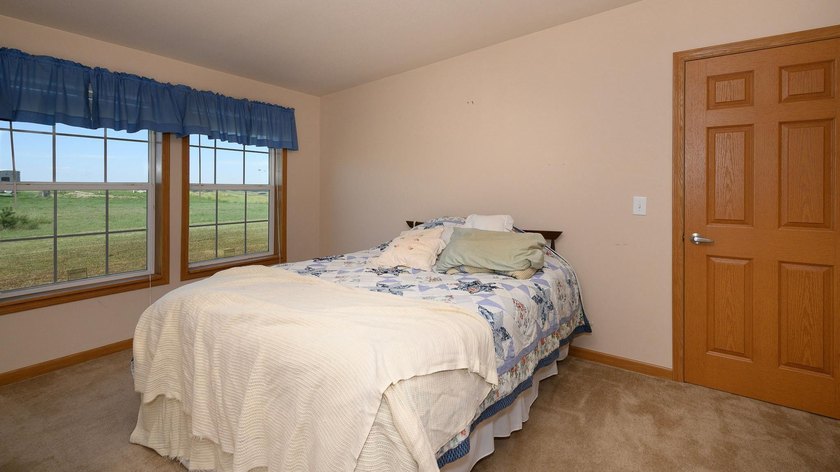 Whether you're searching for a year-round residence or the - photo 17