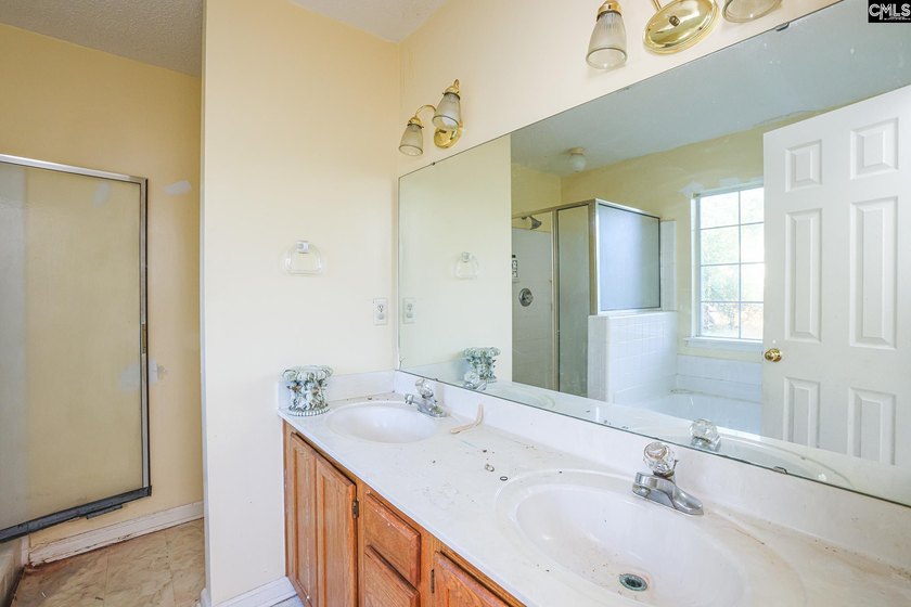 Investor Special in Desirable Lexington! Opportunity awaits at - photo 18