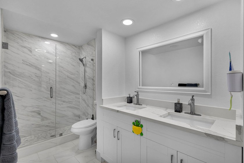 Welcome to this beautifully remodeled 2 bedroom, 1.5 bathroom - photo 20