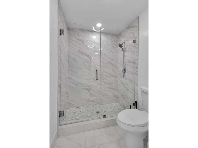 Welcome to this beautifully remodeled 2 bedroom, 1.5 bathroom - photo 22