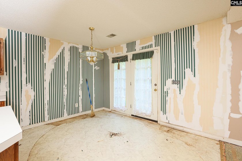 Investor Special in Desirable Lexington! Opportunity awaits at - photo 25