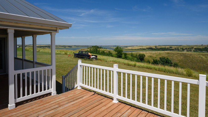 Whether you're searching for a year-round residence or the - photo 25