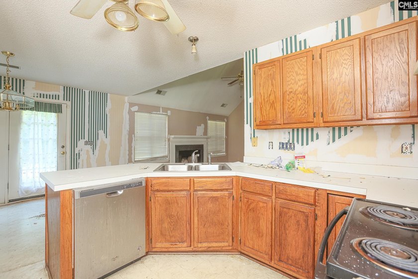 Investor Special in Desirable Lexington! Opportunity awaits at - photo 28