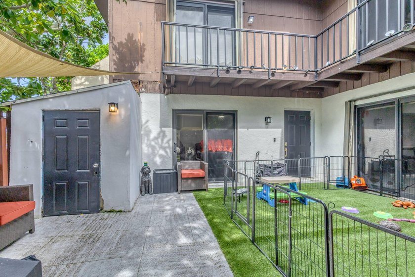 Welcome to this beautifully remodeled 2 bedroom, 1.5 bathroom - photo 29