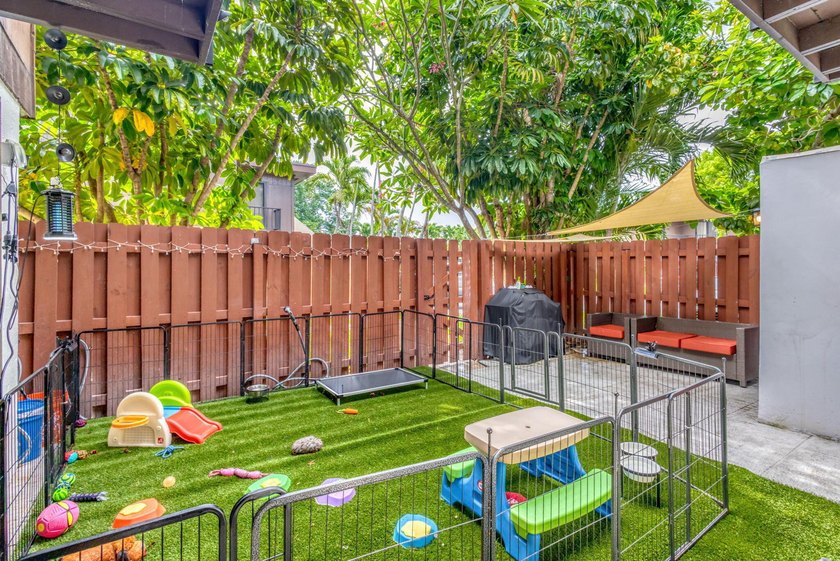 Welcome to this beautifully remodeled 2 bedroom, 1.5 bathroom - photo 31