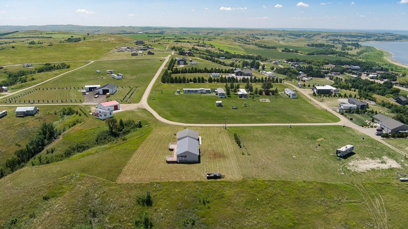 Whether you're searching for a year-round residence or the - photo 35