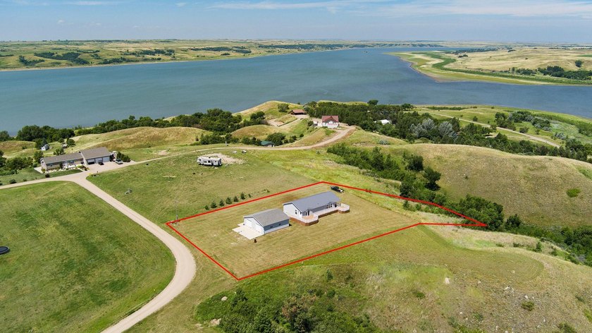 Whether you're searching for a year-round residence or the - photo 39