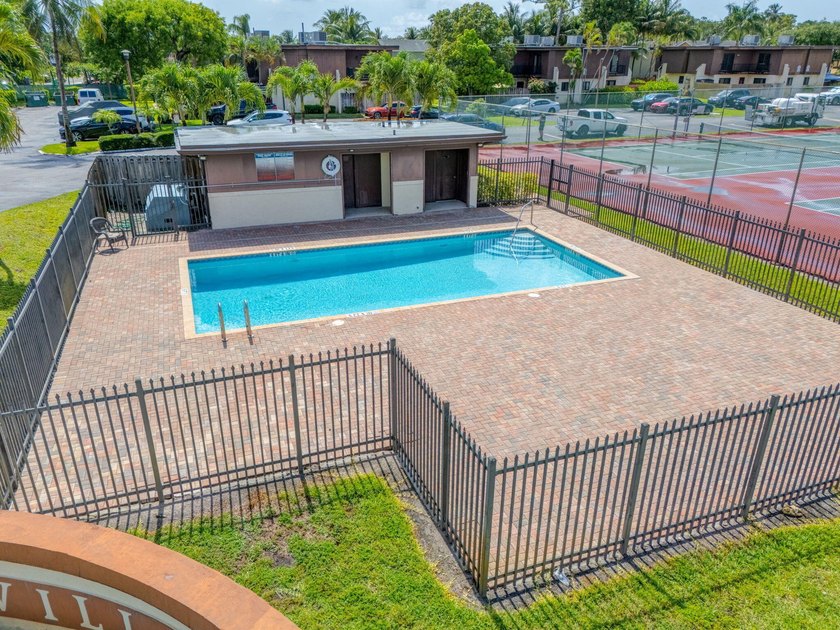Welcome to this beautifully remodeled 2 bedroom, 1.5 bathroom - photo 47
