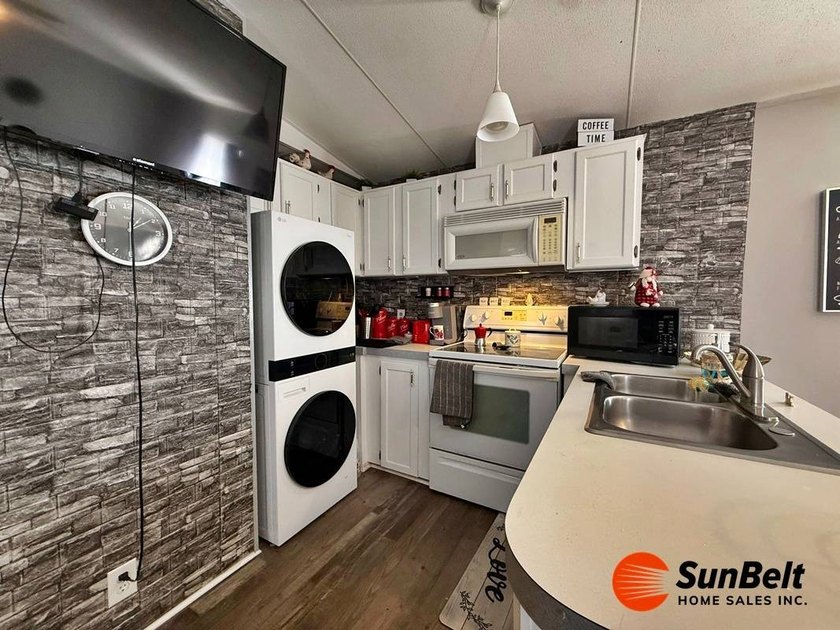 BRING ALL OFFERS!! MOTIVATED SELLER/PRICE REDUCED!! CUTE &amp; COZY - photo 9