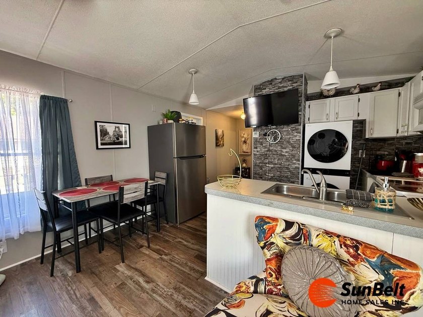 BRING ALL OFFERS!! MOTIVATED SELLER/PRICE REDUCED!! CUTE &amp; COZY - photo 10