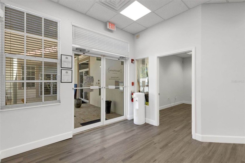 ** EIGHT BIG OFFICES WITH GREAT LOCATION, AWESOME OPEN-PLAN - photo 8