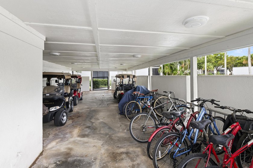 Welcome to this exceptional garden apartment, a rare find with - photo 23