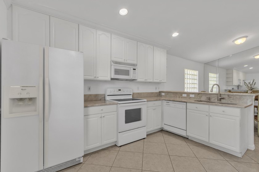 MOTIVATED AND READY TO SELL!! Welcome home to this - photo 12