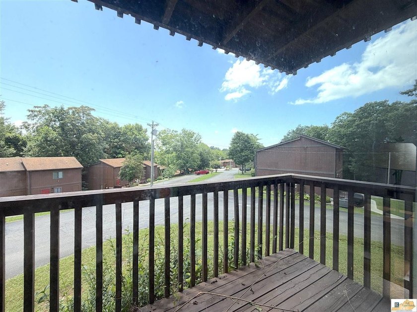 LAKE LIVING AT IT'S BEST ! UNIT R-7 Whether you're an avid - photo 19