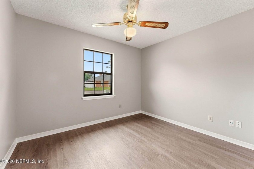 Welcome Home to Cinnamon Lakes! This 3 bedroom, 2 bath gem is - photo 21