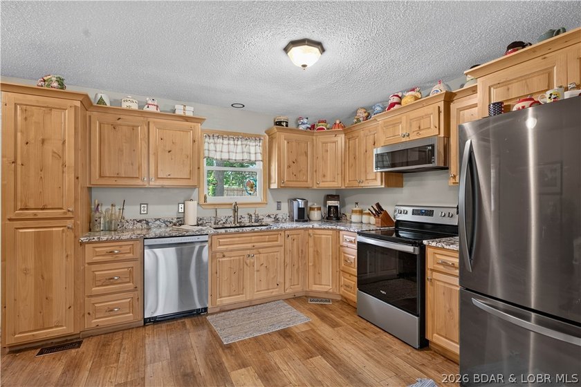 Recently remodeled 3-bedroom, 2-bath home in the heart of - photo 16