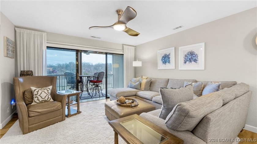 Show-stopping 2BR/2BA condo at the 17MM in Osage Beach! - photo 4