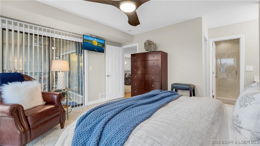 Show-stopping 2BR/2BA condo at the 17MM in Osage Beach! - photo 9