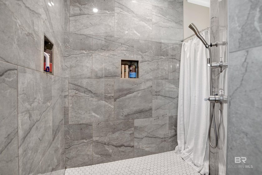 Great value on this alomost new build in the Gated Community of - photo 22