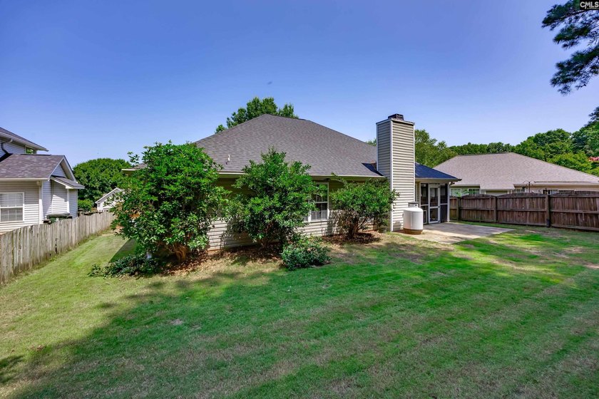 Meticulously maintained and full of timeless charm, this - photo 31