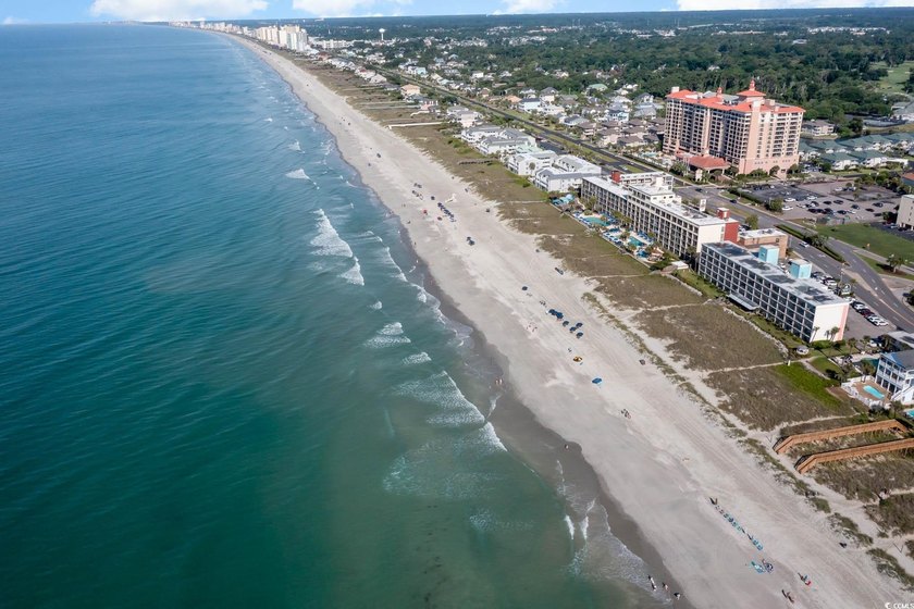 Location, location, location! Enjoy this wonderful 3-bedroom, 2 - photo 34